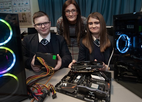 School pupils with female lecturer